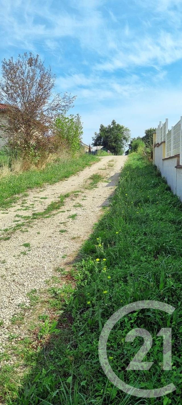 Afficher la photo en grand terrain à vendre - 914.0 m2 - JAYAT - 01 - RHONE-ALPES - Century 21 Camaz Immobilier