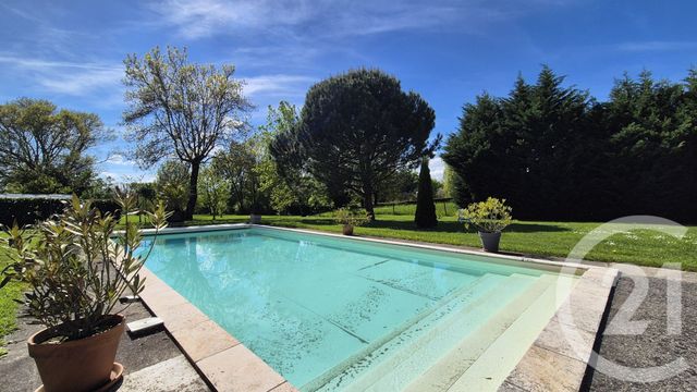 maison à vendre - 5 pièces - 155.0 m2 - ST MARTIN LE CHATEL - 01 - RHONE-ALPES - Century 21 Camaz Immobilier