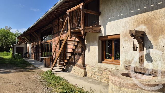 maison à vendre - 5 pièces - 217.0 m2 - ST JEAN SUR REYSSOUZE - 01 - RHONE-ALPES - Century 21 Camaz Immobilier