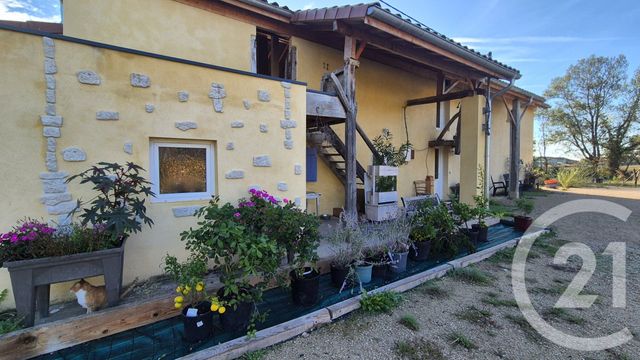 maison à vendre - 5 pièces - 191.5 m2 - CURCIAT DONGALON - 01 - RHONE-ALPES - Century 21 Camaz Immobilier