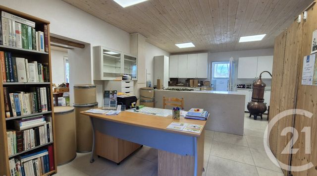 maison à vendre - 5 pièces - 191.5 m2 - CURCIAT DONGALON - 01 - RHONE-ALPES - Century 21 Camaz Immobilier